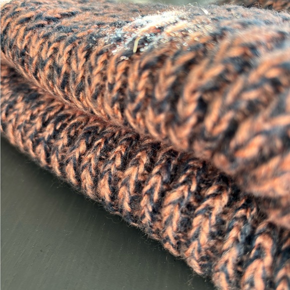 Butron Bone Cobra Reversible  Beanie Ski Snowboard (18cm) - Picture 5 of 7